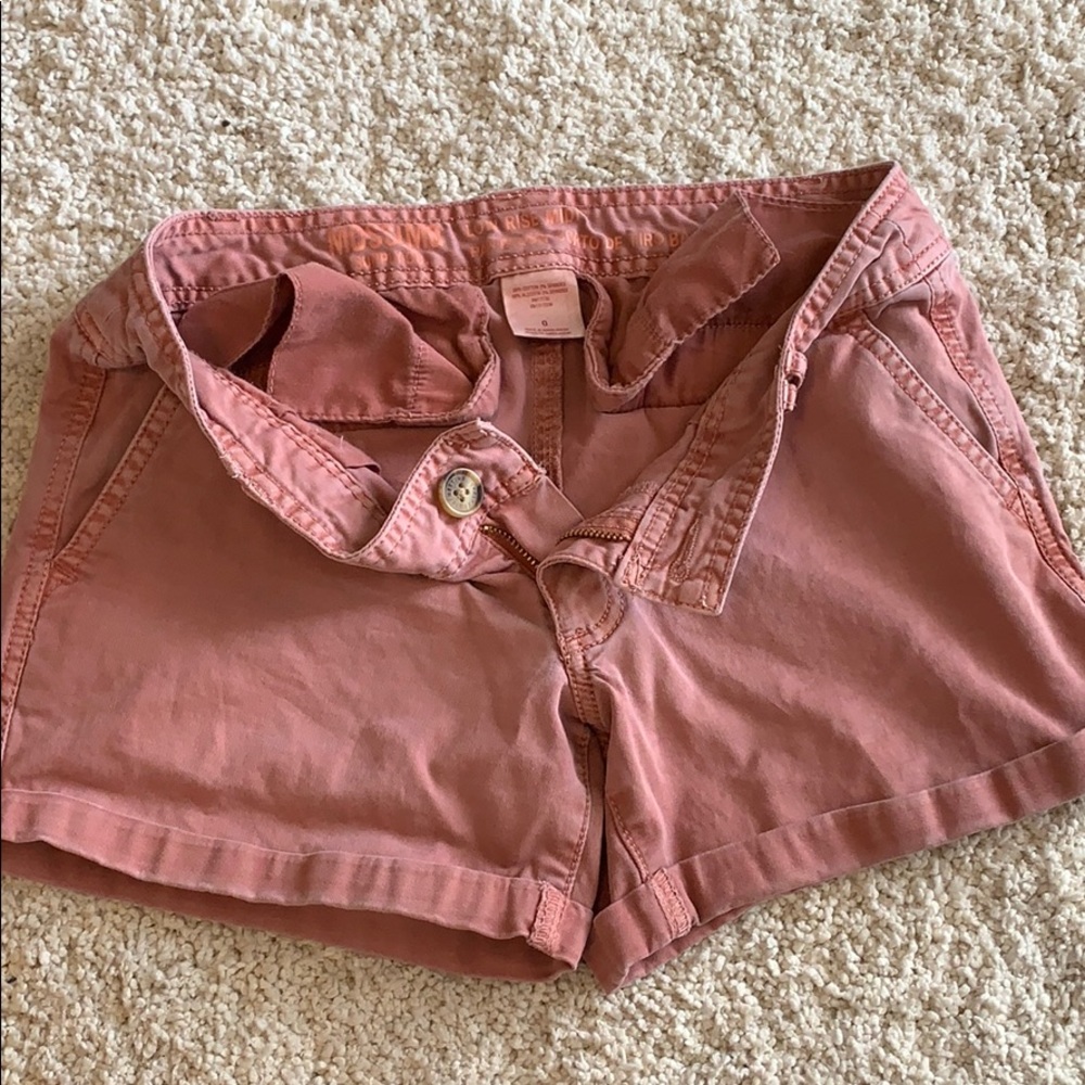 Faded pink cuffed shorts